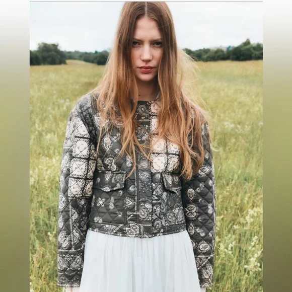 H&M Quilted Cotton Jacket Bandana Print khaki Green/paiseley pattern in size XS - Picture 1 of 5